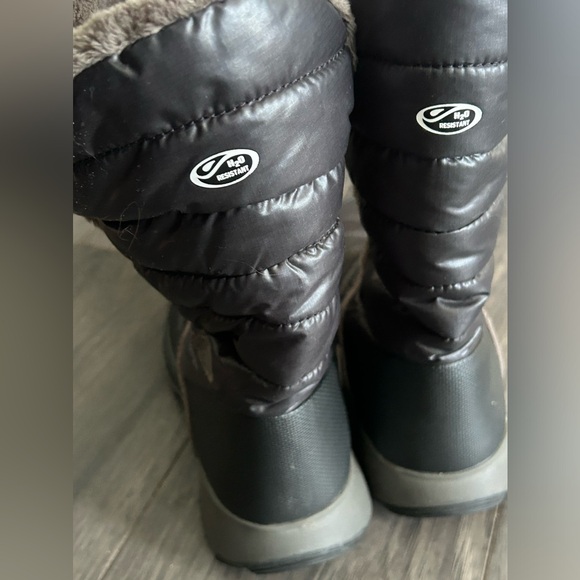 THE NORTH FACE youth size 2 AMORE ll winter puffer boots - Picture 8 of 10